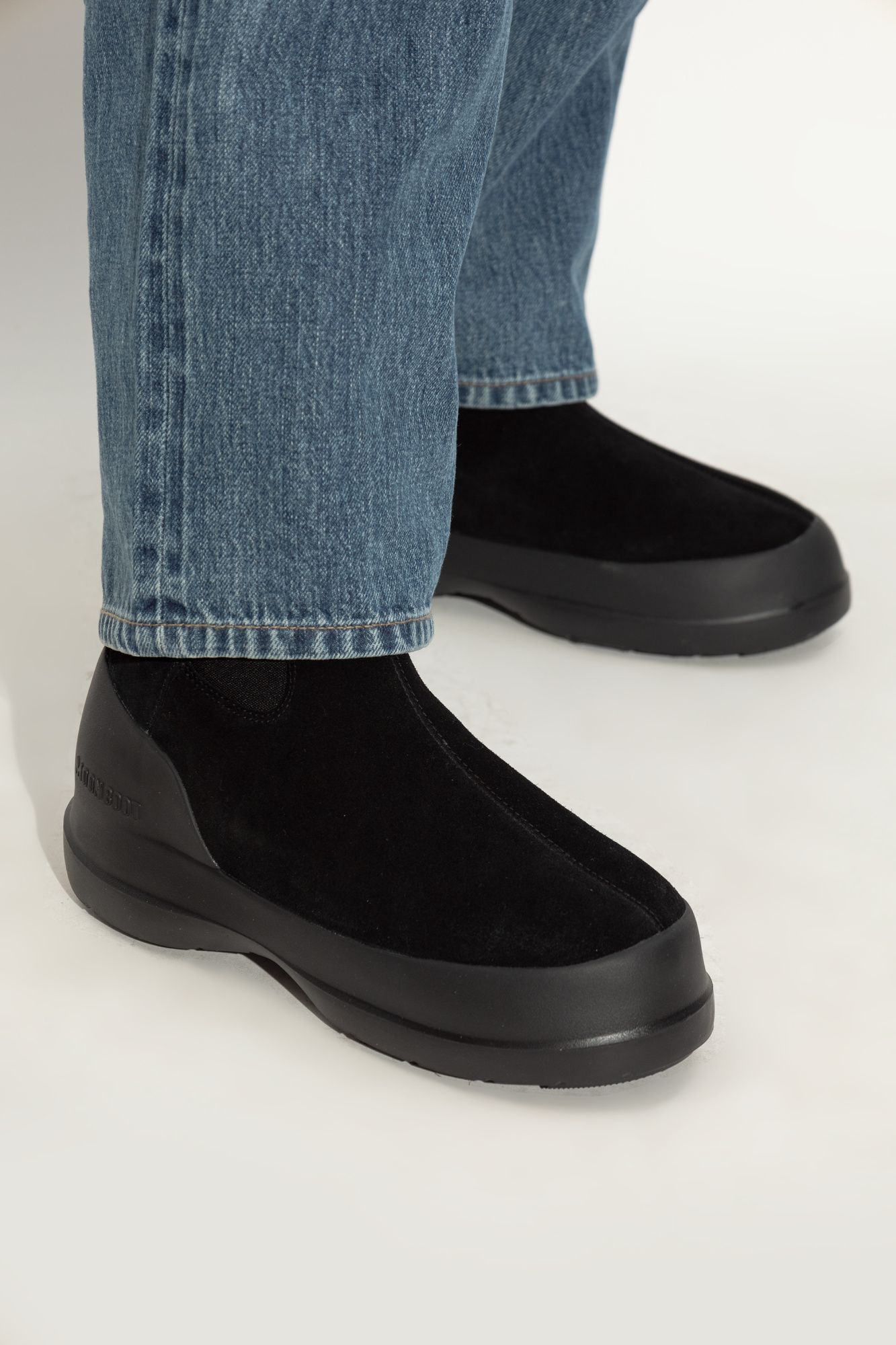 ショートブーツ・ブーティ MOON BOOT 80D2480040M008 Ankle Boots Mb Luna Chelsea Suede LUNA BLACK SUEDE CHELSEA BOOTS | Moon Boot®